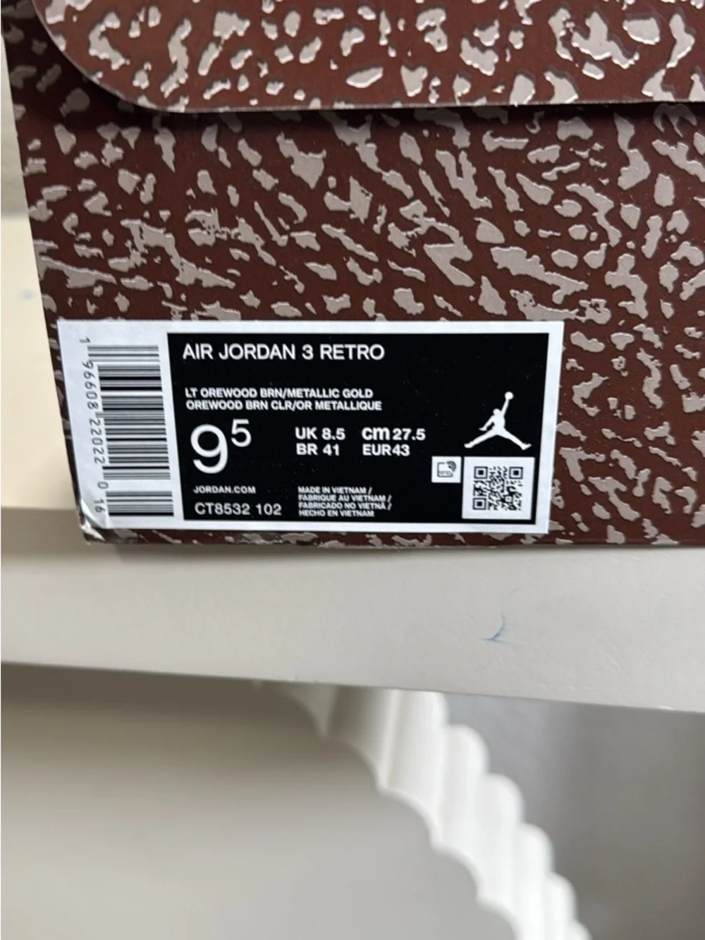 Jordan Low-Top Sneakers in White and Beige with Elephant Print